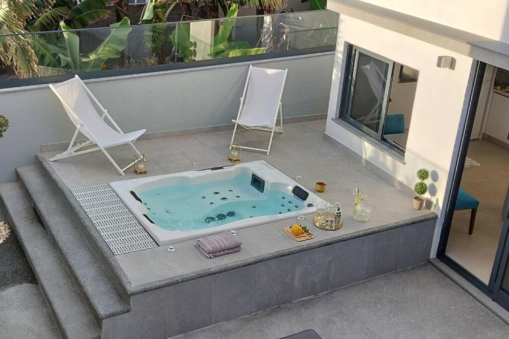 Dom wakacyjny Sunset Avenue For Couple W/ Jacuzzi Hot Water *