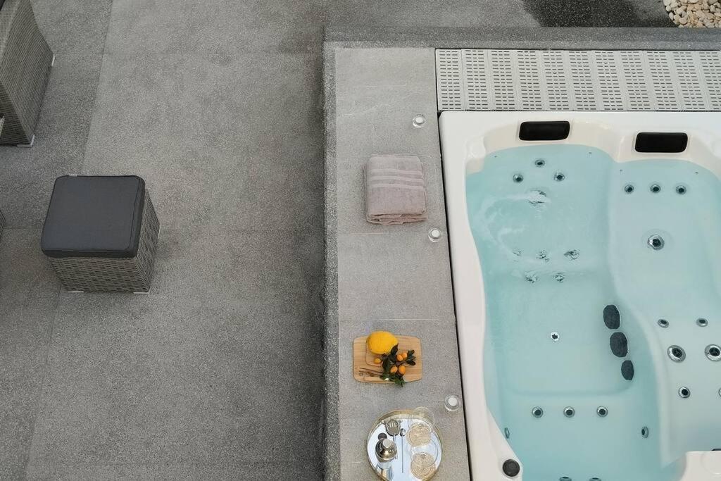Sunset Avenue For Couple W/ Jacuzzi Hot Water *