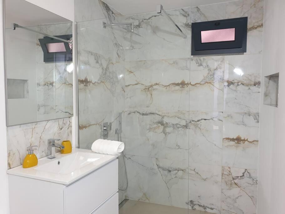 Sunset Avenue For Couple W/ Jacuzzi Hot Water Paul do Mar (Madeira)